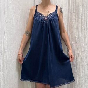 Vanity Fair Midnight‎ Blue Lace Slip Chemise Nightie Vintage 1970s